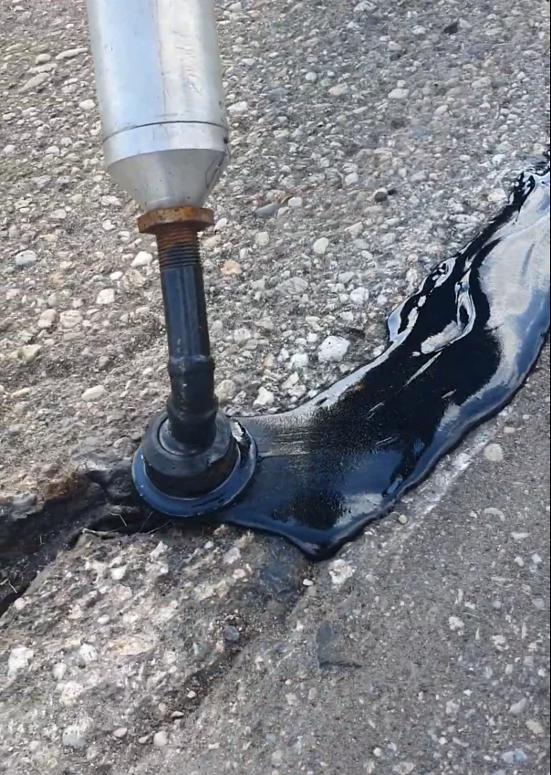 poza 2 Reparații Fisuri Asfalt